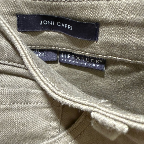 NYDJ Tan Joni Capri Size 4 New with Tags 🏷️ - Picture 4 of 4